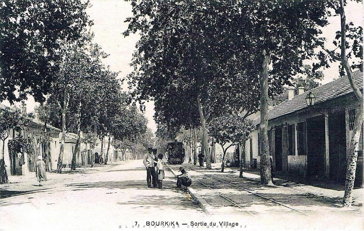 458- Bourkika - Sortie de village.jpg